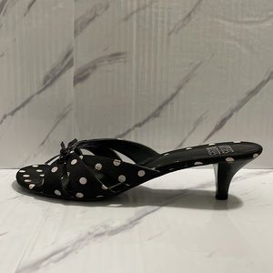 Womens Size 10 Black & White Mootsies Tootsies Polkadot Pumps! USED!!!
